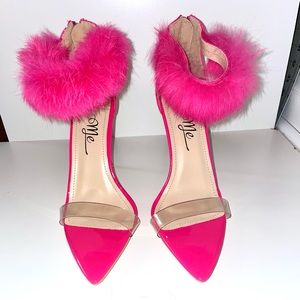 BRAND NEW NEVER WORN pink feather heals-size 9